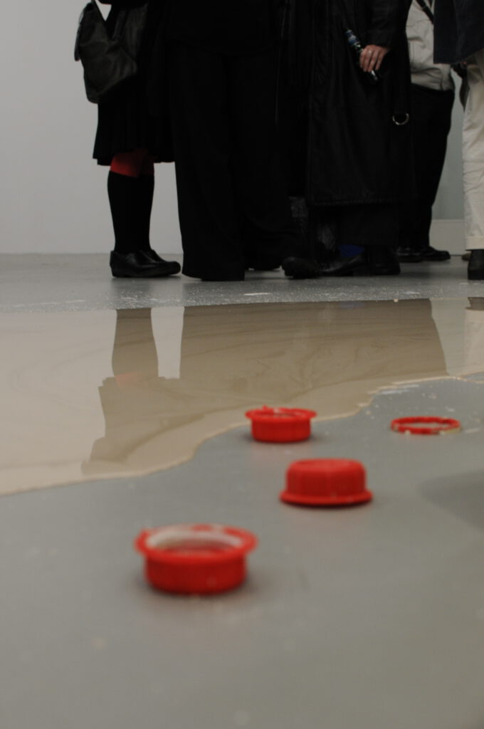 Pouring, an action by artist Laura Mahnke