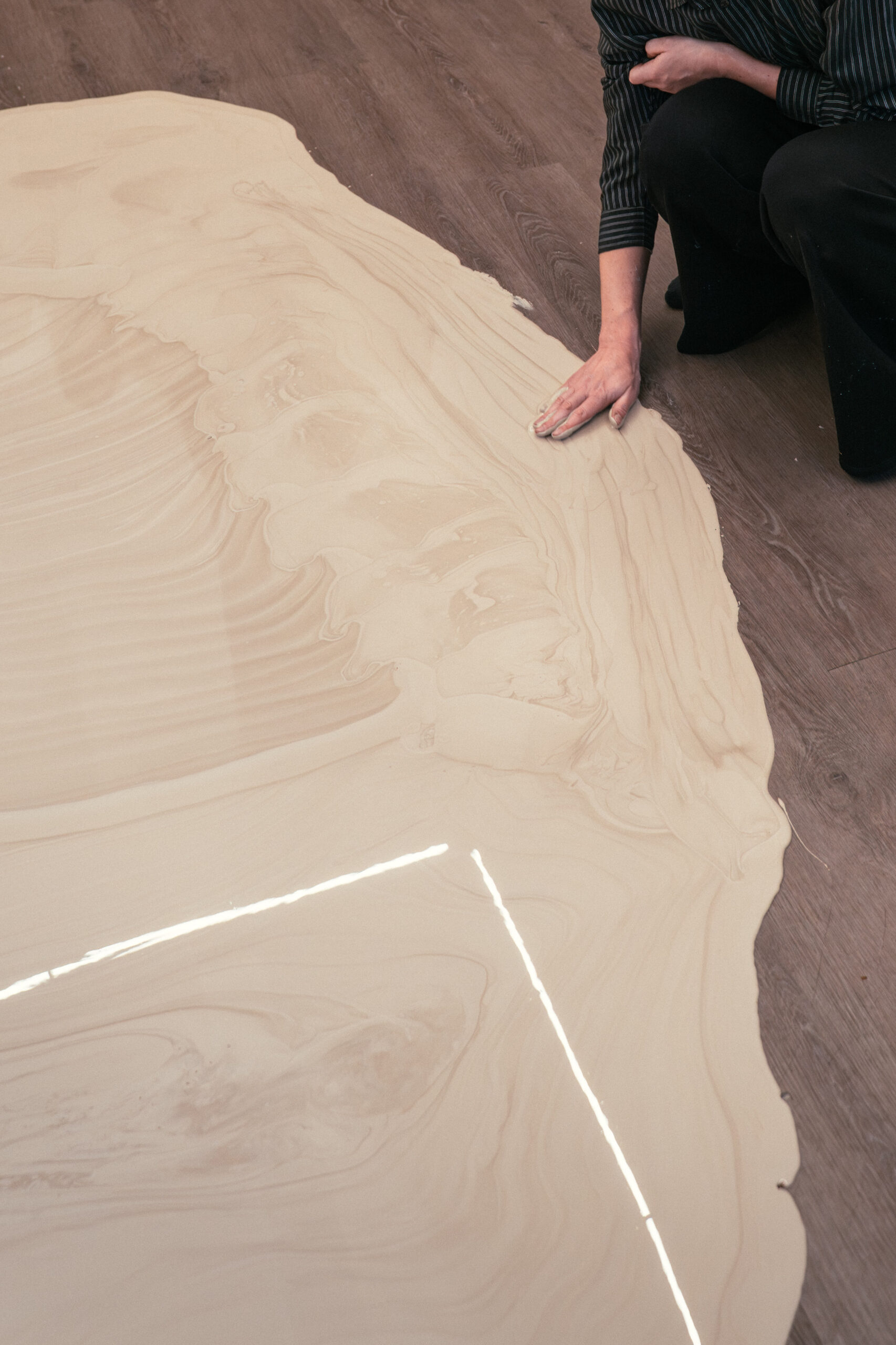 Pouring by Laura Mahnke Foto Lorenz Wendt